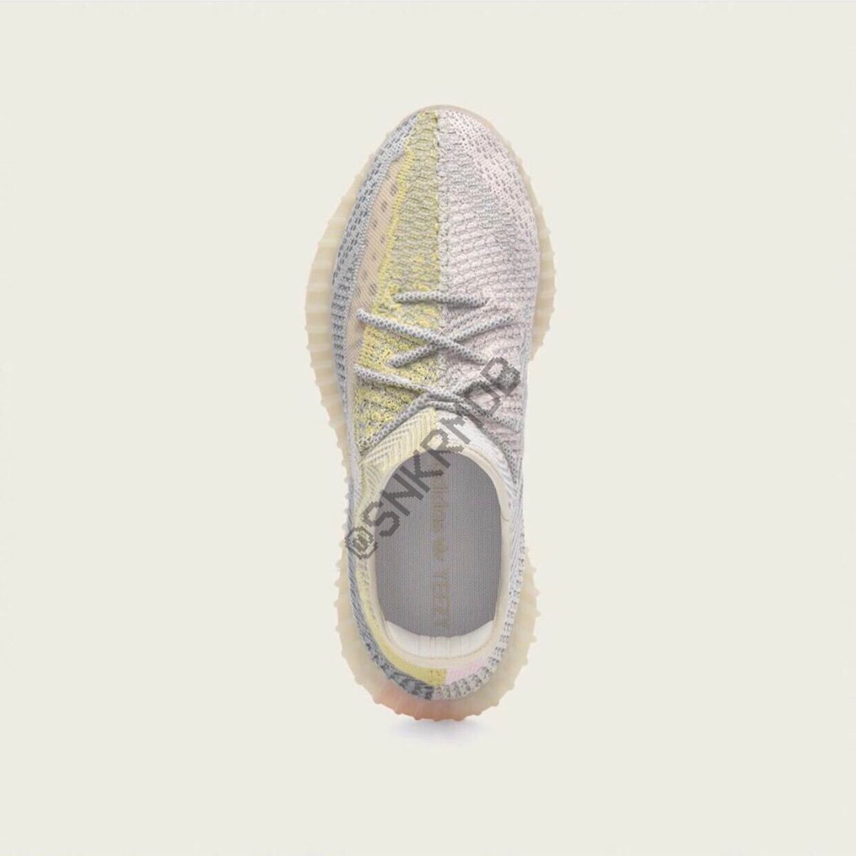 snkrmob's tweet photo. YEEZY BOOST 350 V2 ‘TOPEN’
COMING SOON 🤫
#SNKRMOB https://t.co/eEeRqTPYr2