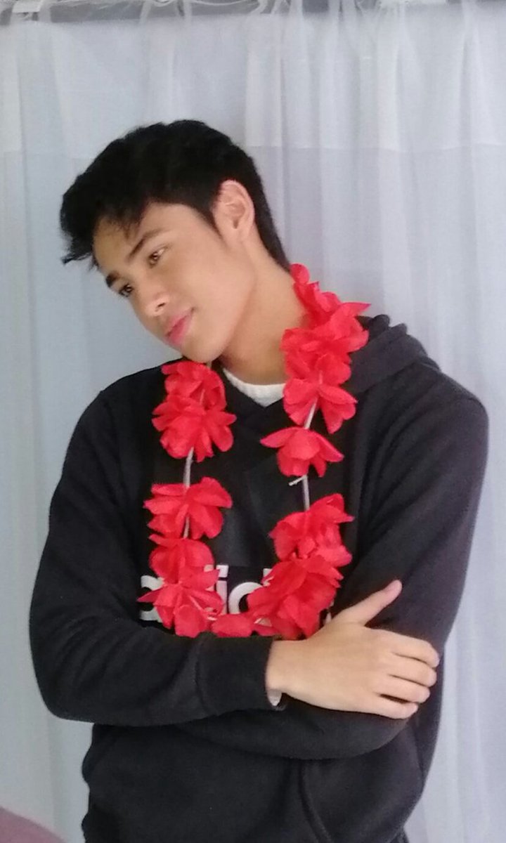 abi_b81's tweet photo. I said maybe, you're gonna be the one that saves me. And after all, you're my wonderwall.
@KissesDelavin @donnypangilinan 

*photos ctto

#LetsFlamingleDONKISS https://t.co/izE3ZSpRLD