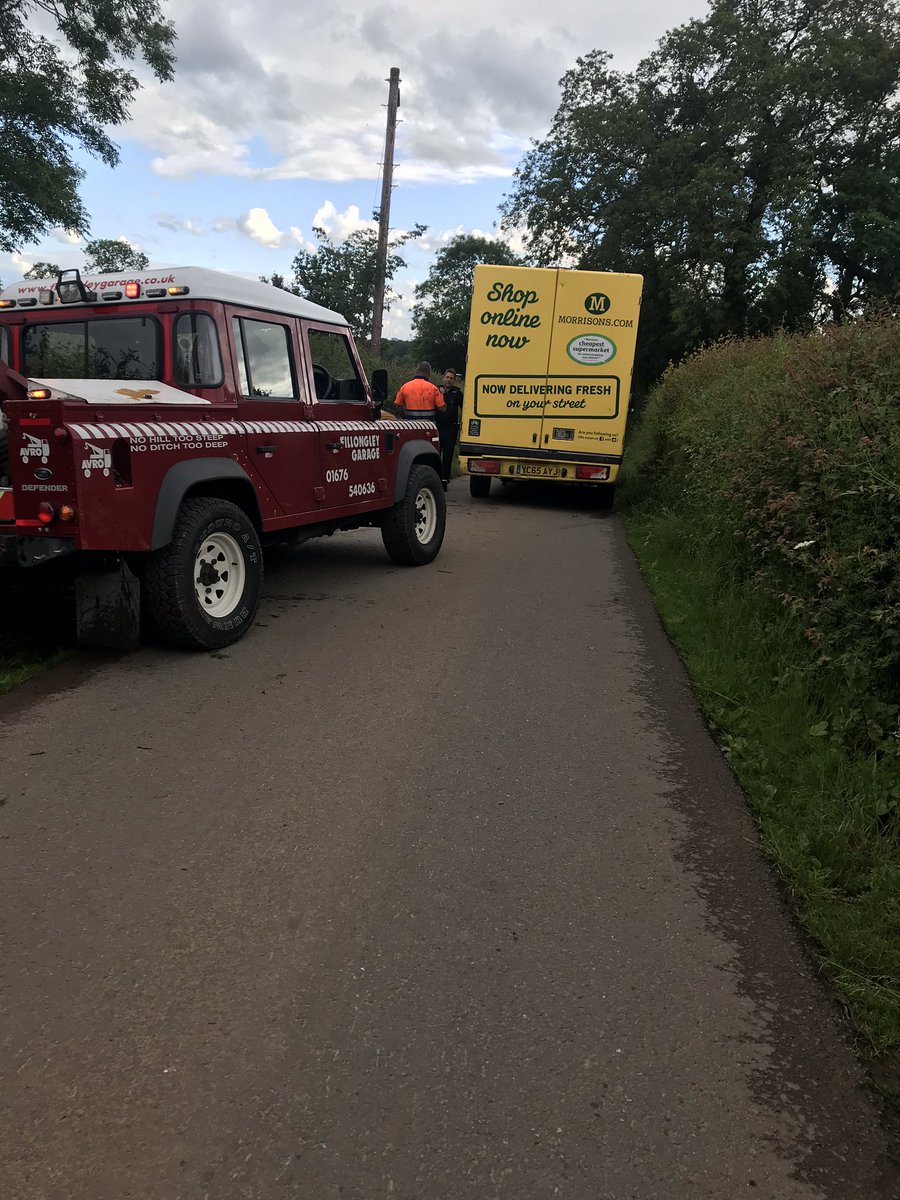 Couple of @Morrisons trucks stuck in the lane. One did a bit of off roading #learnerdrivers should have gone to @Tesco