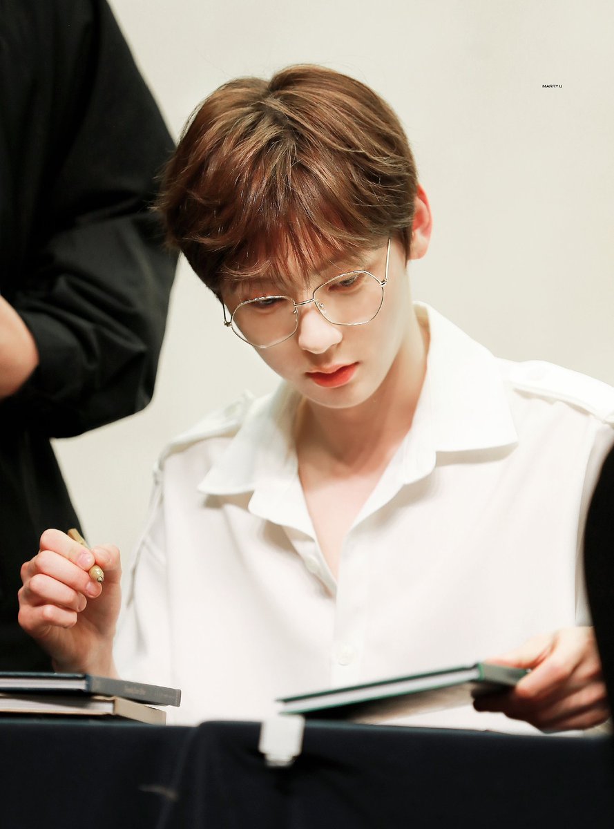 👶🏻👶🏻👶🏻

#민현 #황민현 #minhyun #뉴이스트