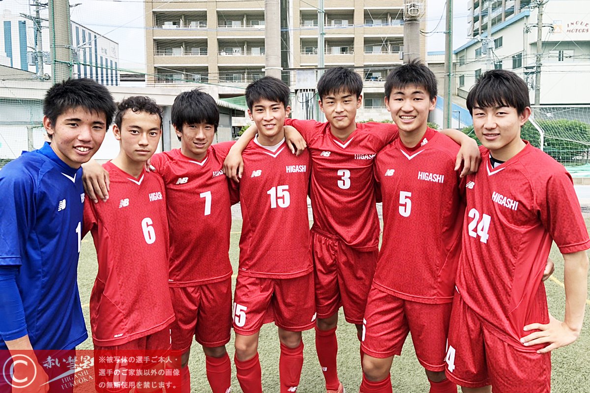 赤い彗星 東福岡高校サッカー Na Twitteru 写真館 高円宮杯 Jfa U 18サッカーリーグ19福岡２部a 東福岡c 柏陵 学園祭の福岡県リーグ２部の試合で引退するメンバー 約２年半の高校サッカーお疲れさまでした この経験を糧に 新たなステージに向かって頑張って