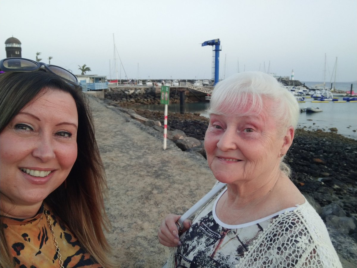 Jeannette Heaton tweet media