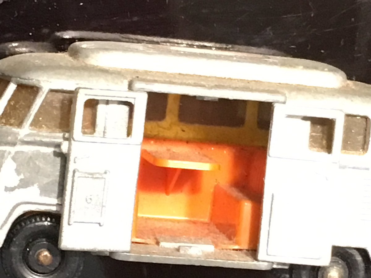 Collectomaniac3's tweet photo. Lesney VW Campervan with intact doors...25p bargain!🏴󠁧󠁢󠁳󠁣󠁴󠁿👍😎@WeLoveDiecast @diecastaddicts @SharpbluePix @Banjoman2011 @immaddjdm @ChallengerJoe @potatofacedguy @diecastchile   @etdweasel @itsvantime https://t.co/PhK6js1Gcs