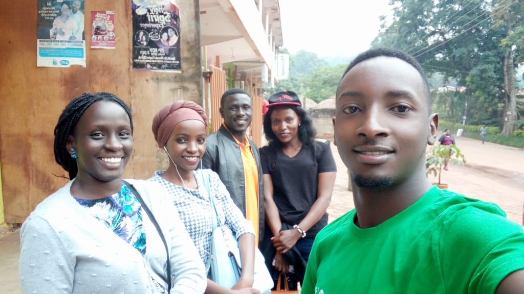 RCTmakindyeWest's tweet image. Yesterday we joined our mother club @club_makindye on the #MissionGoGreen to plant 3000 trees in garuga
#RotaryConnectsTheWorld