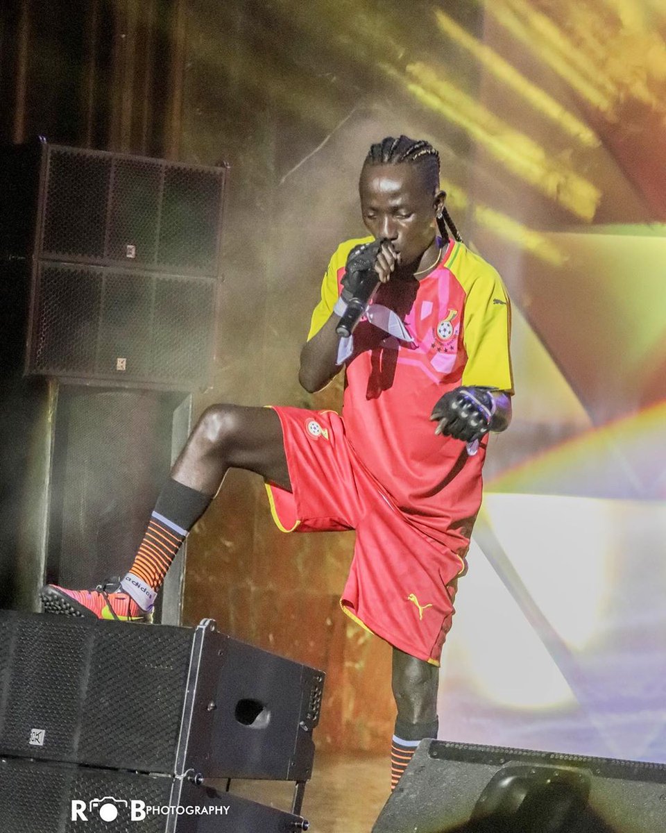 AmeyawDebrah's tweet photo. Winner of Golden Boot #GhanaMeetsNaija19 https://t.co/yNzz7pyTZb