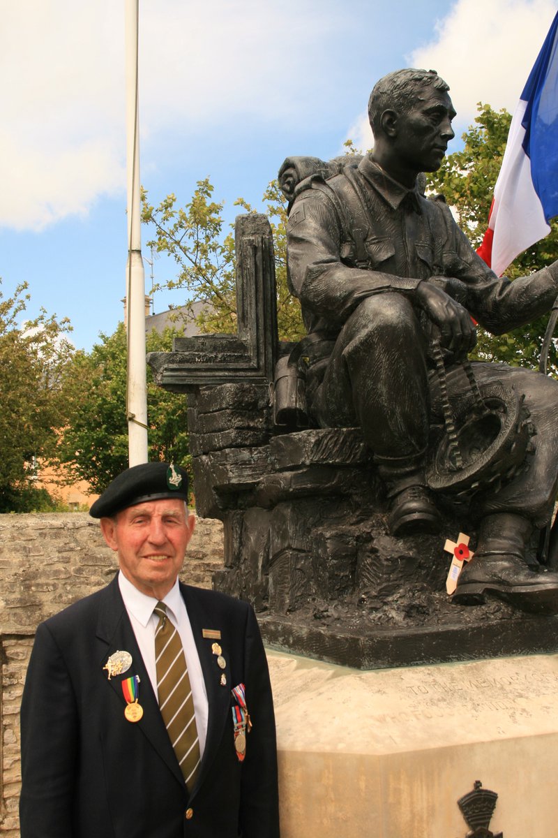 sommecourt's tweet photo. #DDay75: remembering time in #Normandy with @YorkWW2DDayVets for #DDay65. Ten years later only Ken Cooke & Ken Smith returned with us, but all the others travelled in spirit as most have passed out of the sight of men. Such wonderful memories. https://t.co/XXjgsrJzZC