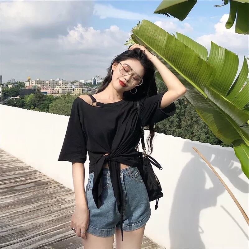labellestorex's tweet photo. #พร้อมส่ง 
❌ดำหมด❌

เสื้อแขนสั้นทรงไหล่ตก เนื้อผ้าคอตตอนใส่สบาย เพิ่มกิมมิกเบาๆด้วยห่วงที่คอเสื้อ ผ่าไหล่1ข้าง ผ้านิ่มใส่สบาย
อก36
รอบแขน14
ยาว14-29
2สี : ขาว ดำ

240฿

#เสื้อผ้าเกาหลี #เสื้อผ้าสไตล์เกาหลี 
#เสื้อผ้าแฟชั่น #เสื้อผ้าราคาถูก #เสื้อผ้าวัยรุ่น #เสื้อผ้าพร้อมส่ง https://t.co/xwTRD1Rcxh