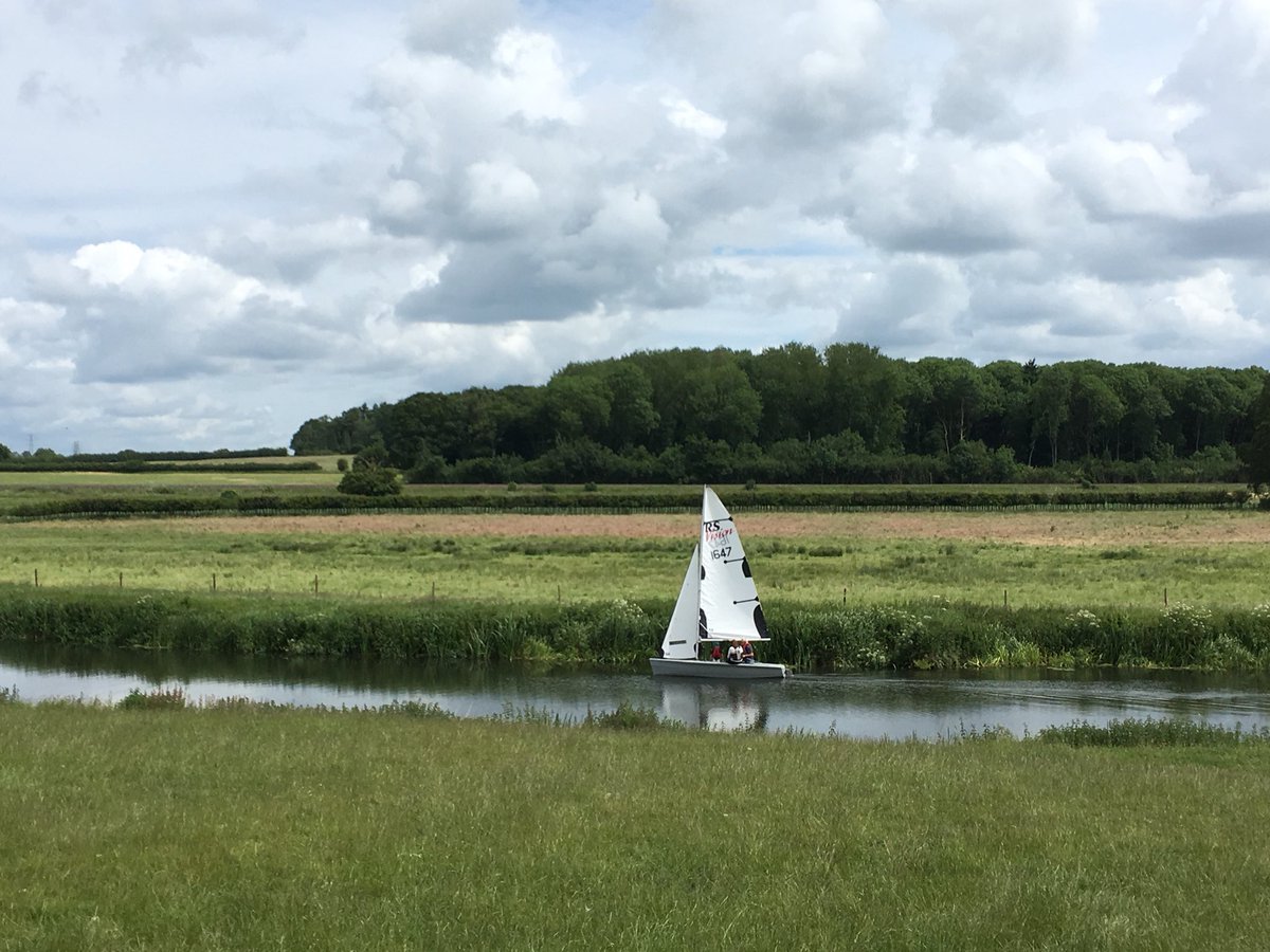 BOASailingClub's tweet image. Lovely weather for our Open Day @BOASailingClub behind #beehive_field today until 4pm