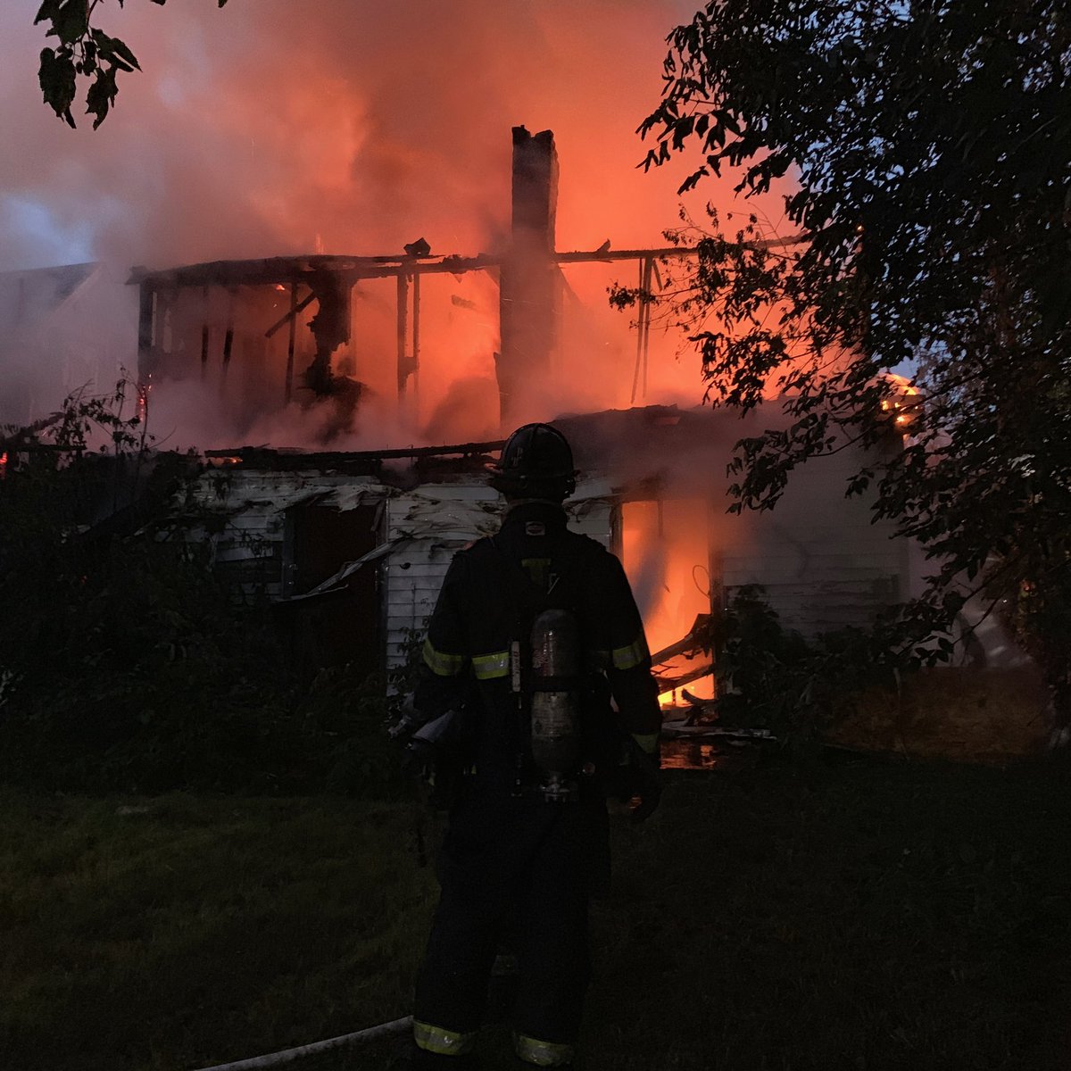 IFD_NEWS's tweet photo. Command orders #DefensiveAttack only on fully involved vacant structure at E New York and N Bradley Ave. w/ slight exposure involvement to the south. Anyone with info asked to call @cicrimestoppers at 317-262-TIPS https://t.co/YrWqX3m4xG