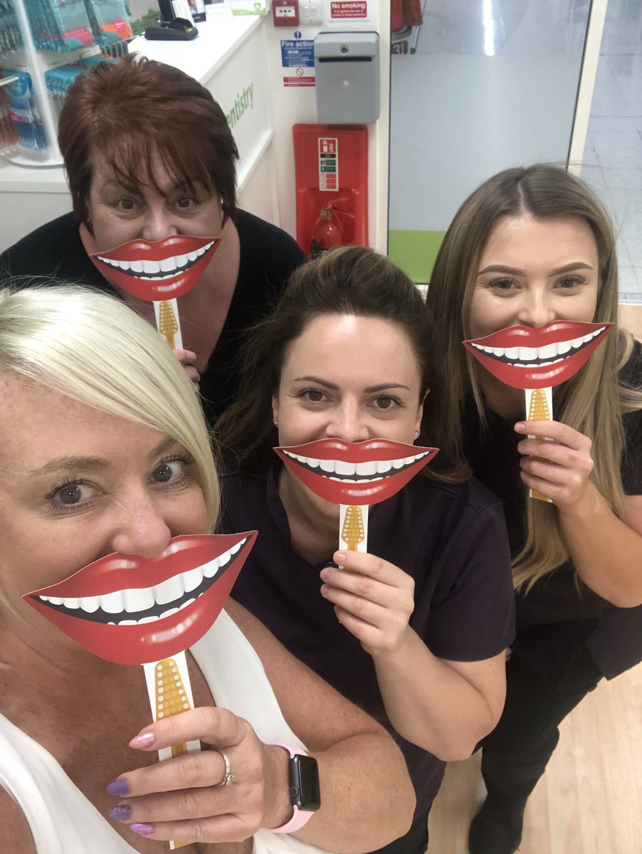 CFD_Careers's tweet photo. It's almost the end of #NationalSmileMonth and we want to say a big thank you to all of our teams for spreading their smiles and the message of maintaining great oral health! Well done everyone 🌟🌟

#DreamTeam #CFDSmileMonth https://t.co/Tu1YOzGpWT