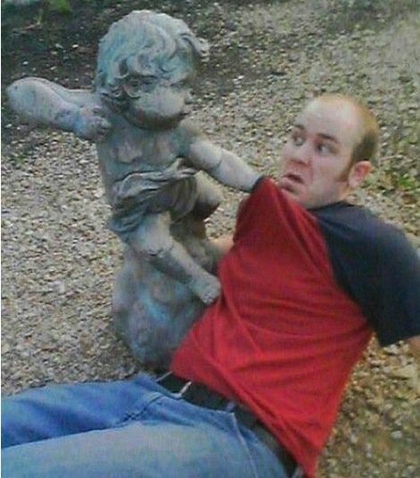 LondonSculpture's tweet photo. I'm doing 2 #SundayFunday posts today - because we've got a brilliant theme: "People who saw sculptures and KNEW what to do".

PART 1

#weekend #humour #sculpture #statues #lsw #Sunday #art

https://t.co/SERzrcxVBO https://t.co/QZduZfcXbR
