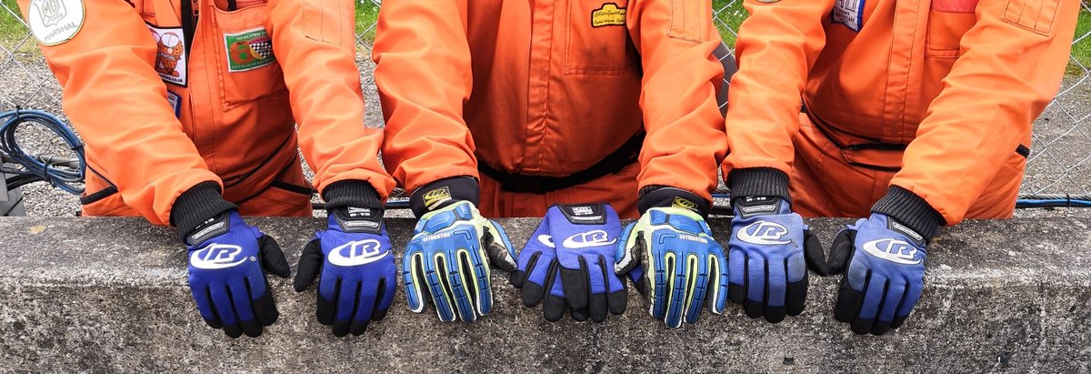 JoeWatts92's tweet image. Marshals are right handy people to have around a race track. You would never guess @nimbusmsport give the #OrangeFamily discount on @RingersGloves would you. #ThanksMarshal @BMMCUK @BMMC_EM #PopularChoice #PPE #Volunteer
