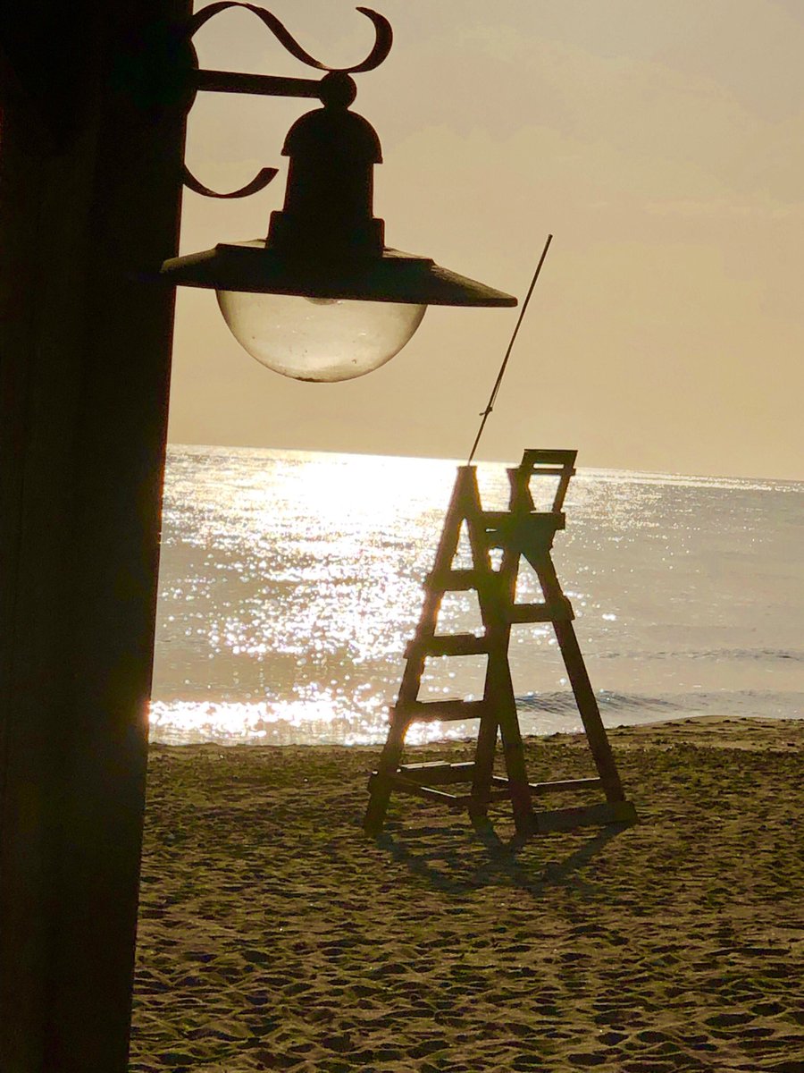JuanAguilarT's tweet photo. Reconocer nuestras posibilidades,
brillar con luz propia,
mirar al horizonte,
comprometernos y 
vivir con esperanza.
#Educación #Transformación #Innovación #Aprendizaje #ProfesComprometidos https://t.co/2qomSGnGxn