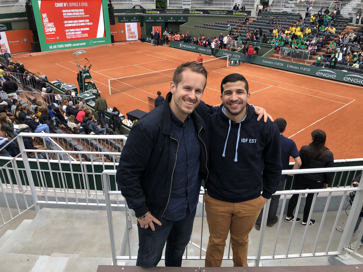 YTeguig's tweet photo. @BNPParibas c’est aussi retrouver des collègues dans une ambiance conviviale 😄 Un plaisir d’être avec @cagneux pour cette #WATCupFinals #WATCupRG Oui je sais 😁 impossible de résister à la tentation de représenter #IDFEST 😂 #Pull @bnpp_recrut https://t.co/2urEZV5unG