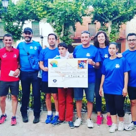 TeaTalaveraAsoc's tweet photo. Ayer fue un día estupendo!! Gracias a la asociación d mujeres por las pañoletas, que arrasaron. 
Gracias por crear concienciación, y para ello crear el mejor ambiente para te nuestros chicos pudiesen acompañarnos en el momento más emotivo.
Infinitas gracias ADC100 pies https://t.co/UdeSCxApBH