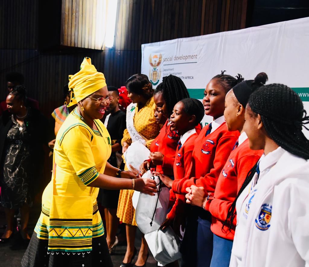 The_DSD's tweet photo. Minister Lindiwe Zulu at the closing of #ChildProtectionWeek19 in Mpumalanga. https://t.co/xwc57kiGNL