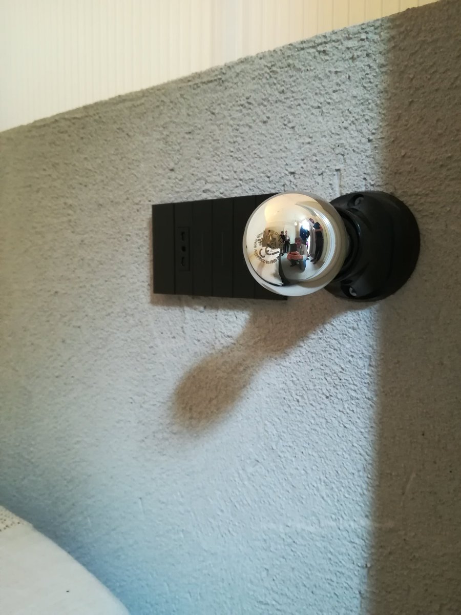 C'era una volta [#113]... il racconto di R3 affascina i visitatori di via Saluzzo 23, scrigno d'epoca dai dettagli preziosi. Il tour di #OpenHouseTorino continua...