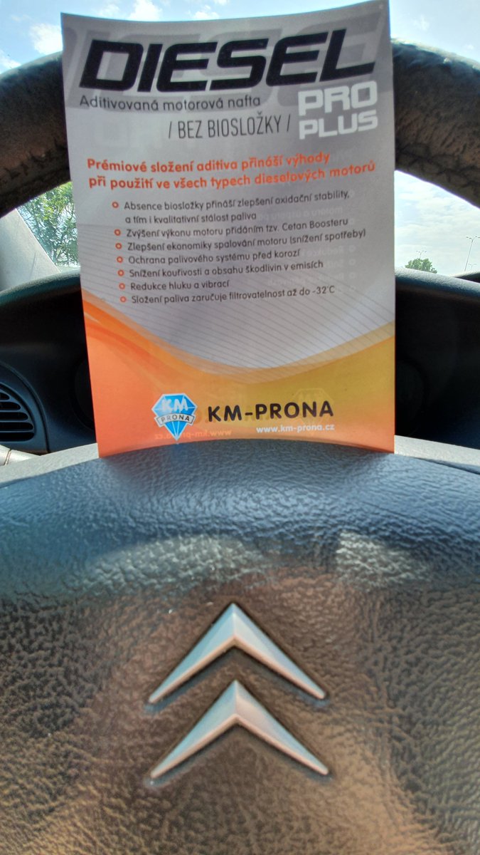 hydraulicka's tweet photo. Síť čerpacích stanic KM Prona má naftu bez bioložky! Objev! #repka https://t.co/5aqA2Bkpik