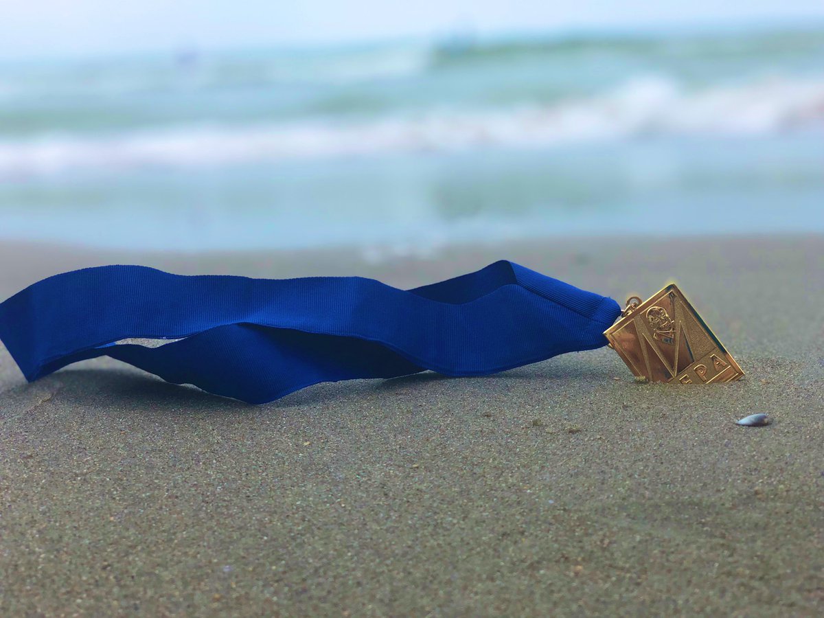BradleyBands's tweet photo. ...had to. #TilTheTide #jagswithflags https://t.co/8gUjpwBAW1