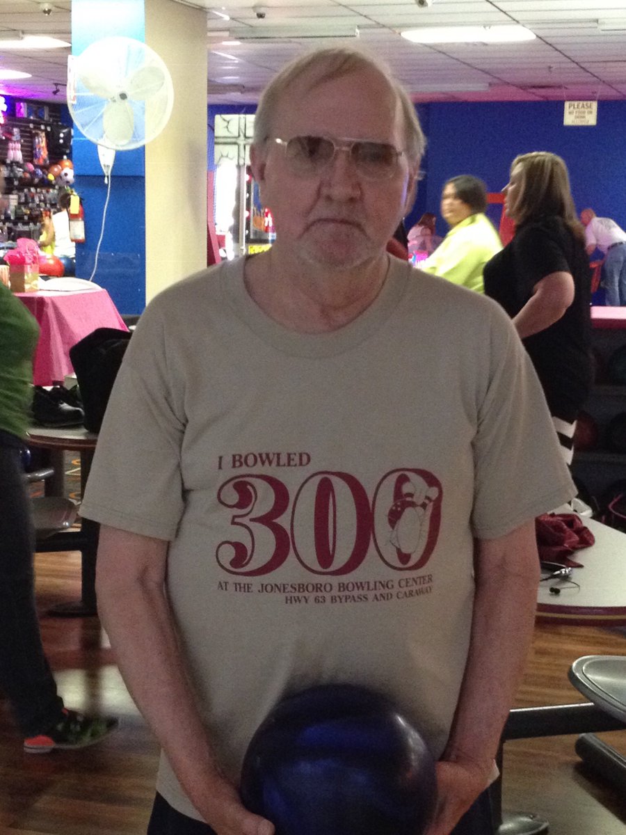 JerrySutterfie2's tweet image. Back when bowling 🎳 was popular, I bowled a perfect 300 game in league at age 56!