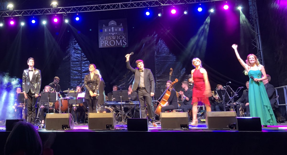 LadyLindaA's tweet photo. Hereโs a few pics from last nights amazing โChiswick at the Musicalsโ @chiswickproms @MCClubOfficial Such talent! I shall be booking again for next year. ๐๐ถโ๏ธ xxx #ChiswickProms https://t.co/to4GO7Qyd0