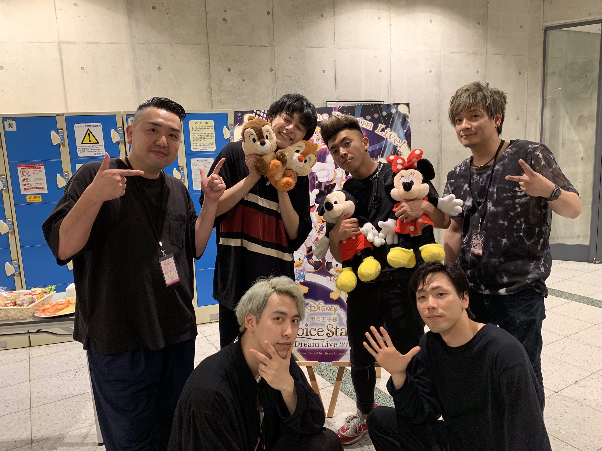 イト Eat Twitterren 本日幕張メッセにて行われました Disney 声の王子様 Voice Stars Dream Live 19 にて 小野賢章さんの楽曲 ホエン シー ラヴド ミー 武内駿輔さんの楽曲 フレンド ライク ミー の2曲の振付を担当しましたー ダンサーのみんなも