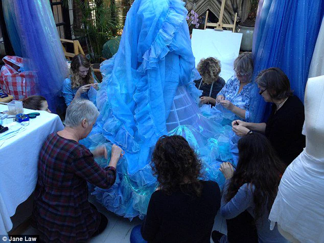 【シンデレラ】シンデレラのドレスの秘密がすごすぎる件