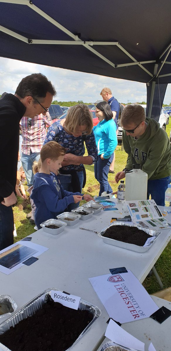 SueSep5's tweet photo. Having fun with soils and worms at  @Gs_OFS with @Newman11Thomas @LeicesterGeog https://t.co/lvTDeK86re