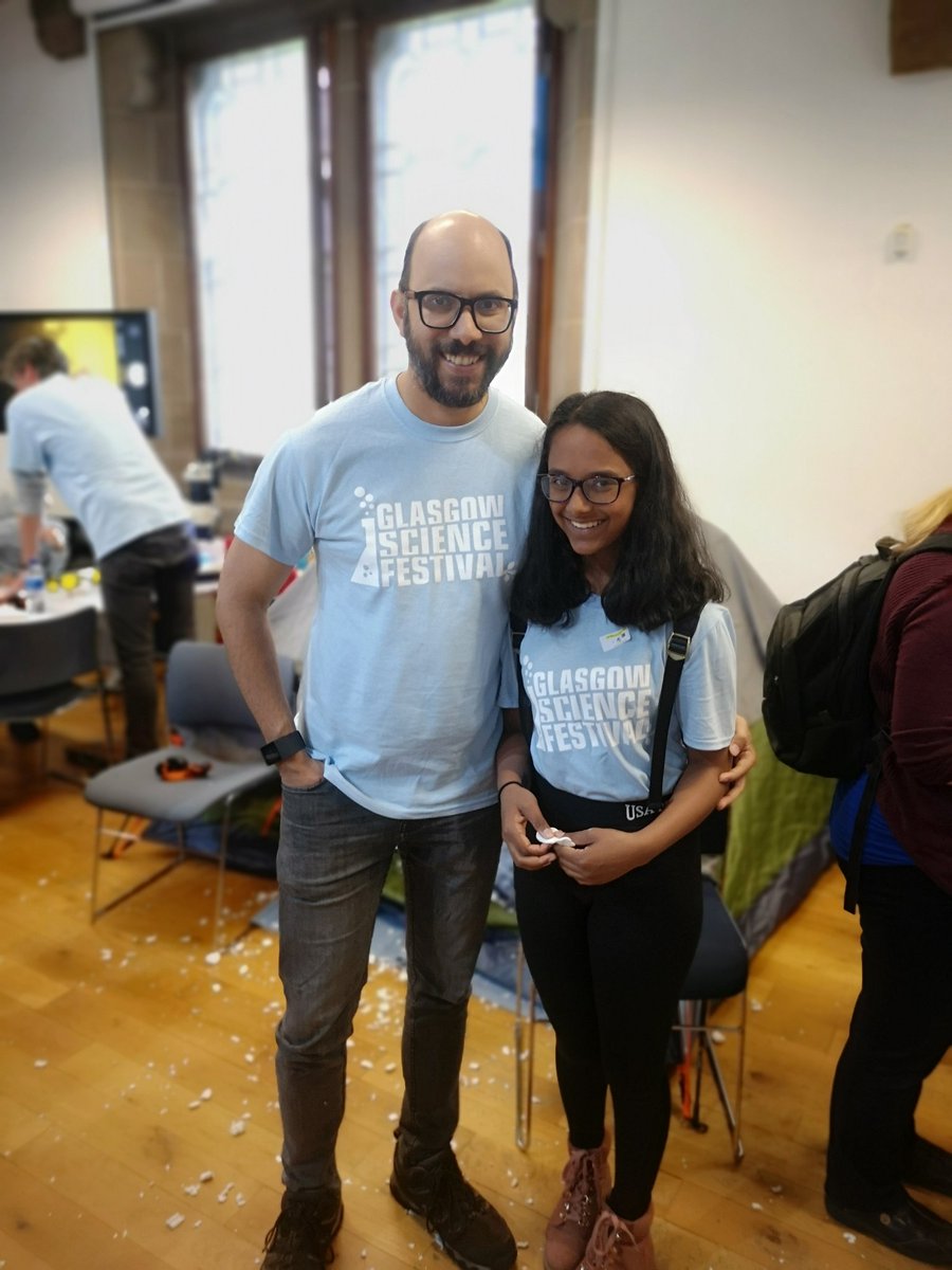 anirpandit's tweet photo. #weechamp Anvi has come to help out at the @GlasgowSciFest at the @UofGIMCSB stall #fantasticproteins ! Thoroughly enjoying all the science around ! 

@Kelvinside1878 @KA_Science https://t.co/OcYZHcac7m
