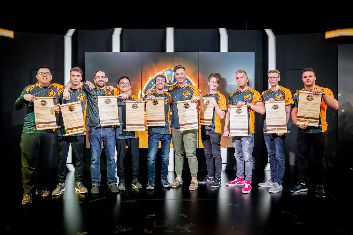 Method MDI EU & NA Team on Stage