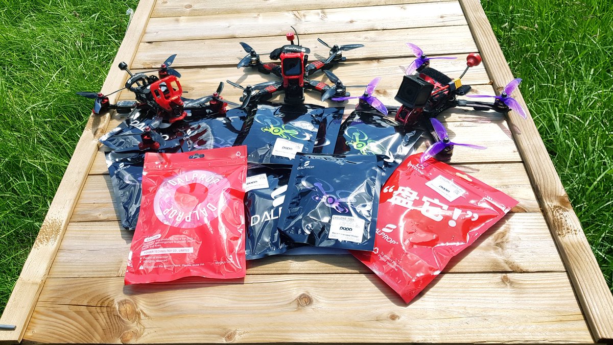 wearefpv's tweet photo. Ptite session avec quelques nouvelles hélices @Foxeer_Dalprop 👌

#drone #FPV #racer #WEareFPV #propkillers #props #foxeer #dalprop https://t.co/Mi45RqJwwT