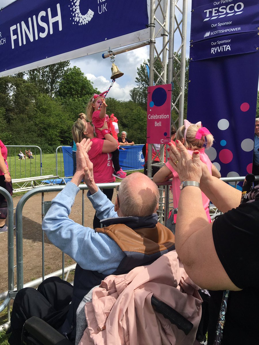 orbry1979's tweet photo. An Emotional day x Great picture of my niece as she rings the bell after her 5k run with my sister and my Dad cheering them on 💪🏼👍🏻 #KeepFightingDad #RaceforLife ❤️❤️ https://t.co/gLbBt04fZh