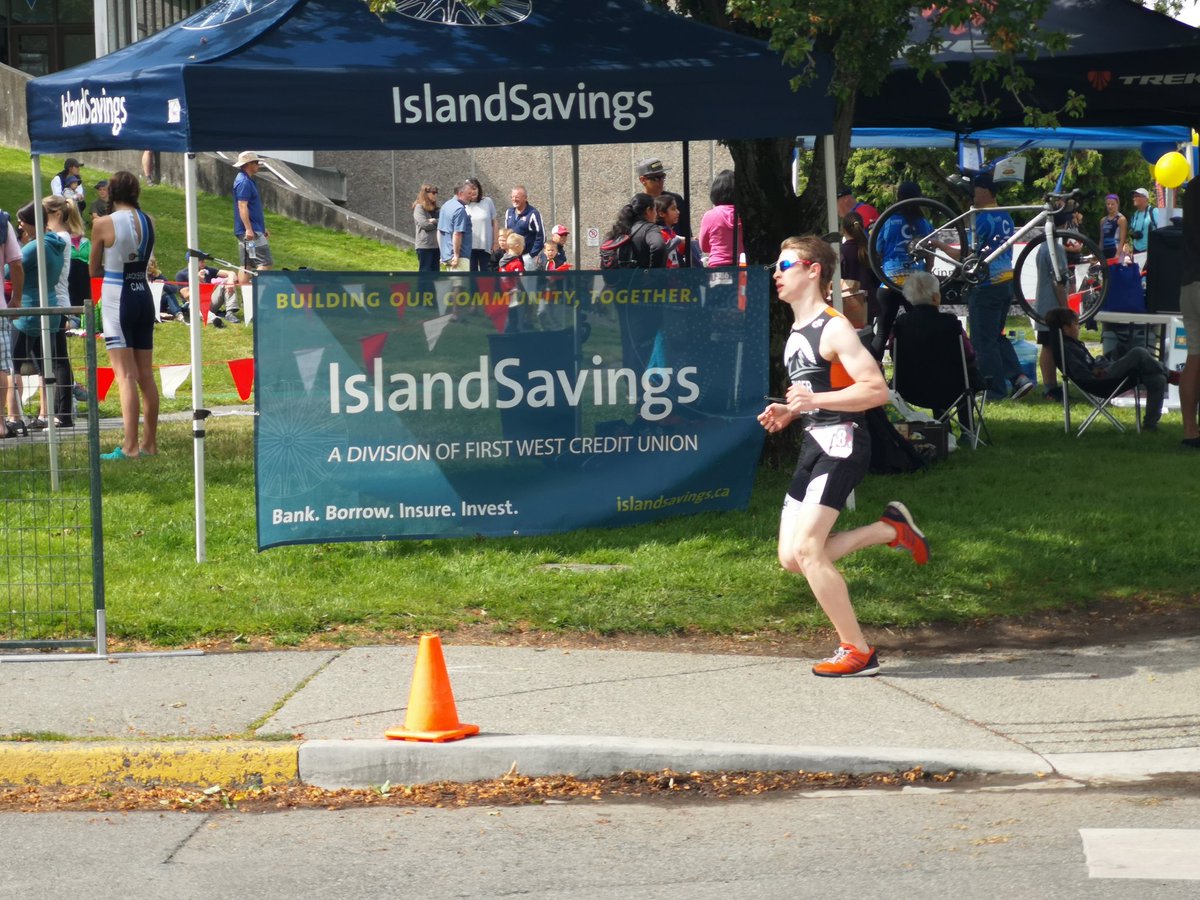 hpryouthtri's tweet photo. We're waiting for results now and for @robdibden1 to announce the winners. Big thanks to #IslandSavings for supporting this race and the Island Savings Greater Victoria Youth Triathlon Series! #yyj #draftlegal https://t.co/erWOVnpuYR