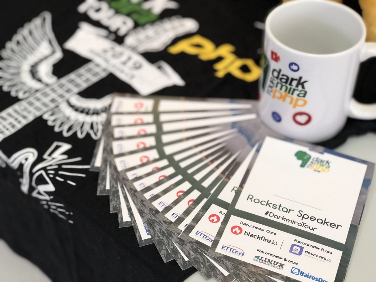 ETTBrasil's tweet photo. Segundo dia de palestras no #DarkmiraTour foi um sucesso! #ettbrasil #blackfireio #php #elePHPant https://t.co/UeZVnr5Mse