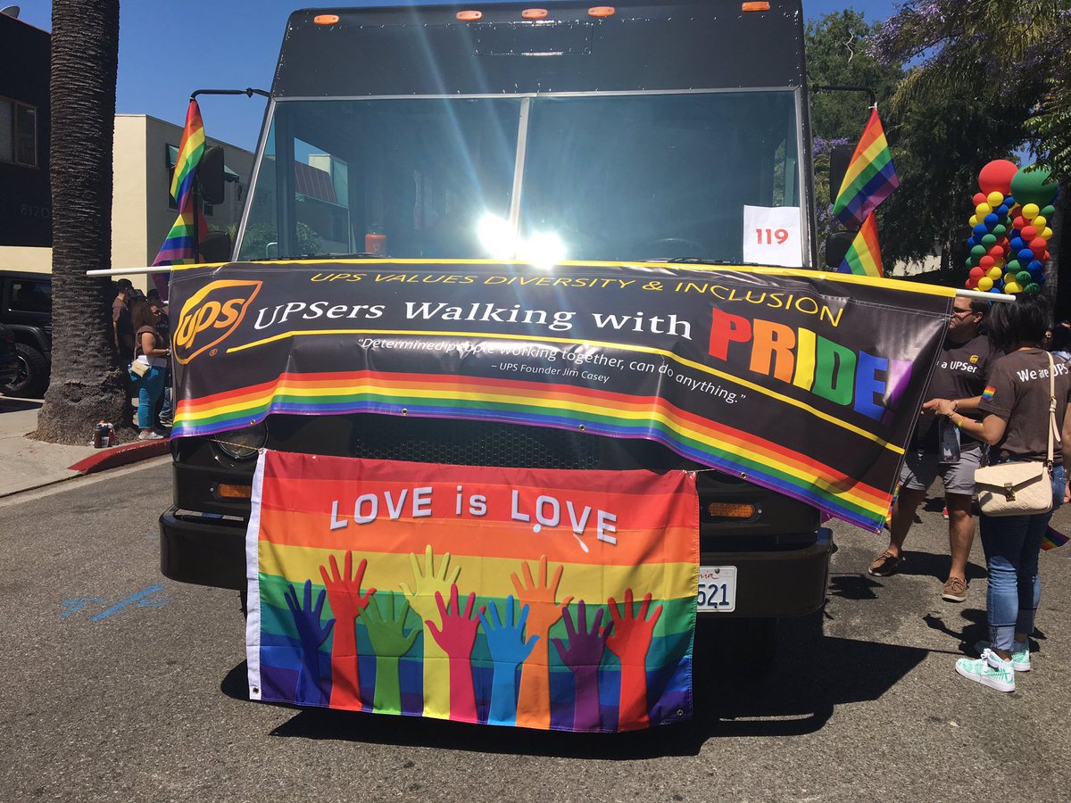 DonleySheri's tweet photo. Enjoying Pride with my fellow UPSers @SouthCalUPSers #loveislove https://t.co/Qr777AWfld
