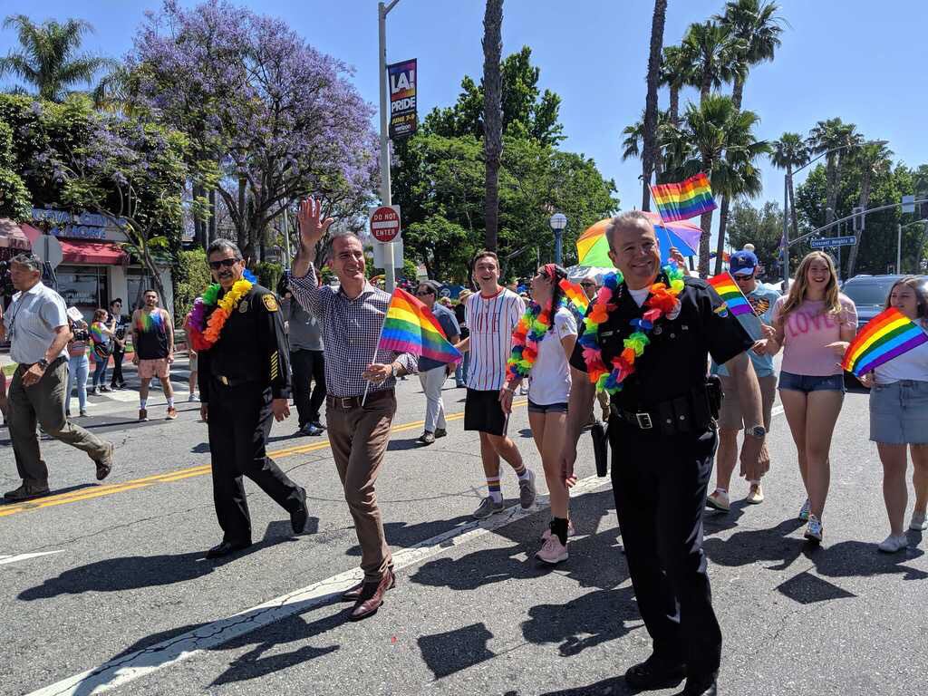 MayorOfLA's tweet photo. Kicking off the @LAPride Parade!

#LAPride | #Pride https://t.co/6AWCbM504v