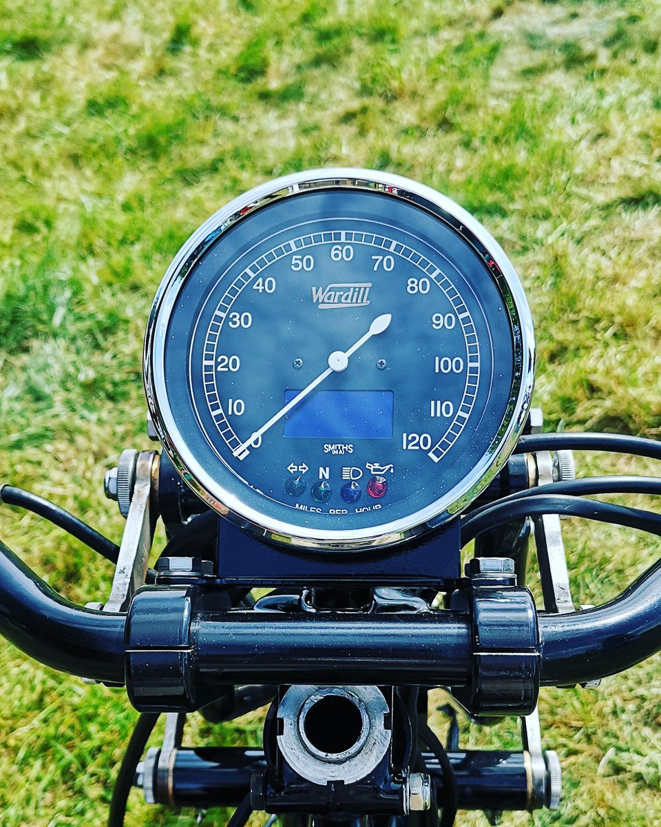 wardillmotors's tweet image. Our new bespoke Smith's Speedo looking absolutely lovely on the Wardill4 it may have to wait until I build the original supercharged engine before the needle reaches the max speed. 

#wardill4 #smithsinstruments #smithsguages #madeintheuk #caferacer #bespoke #chrome