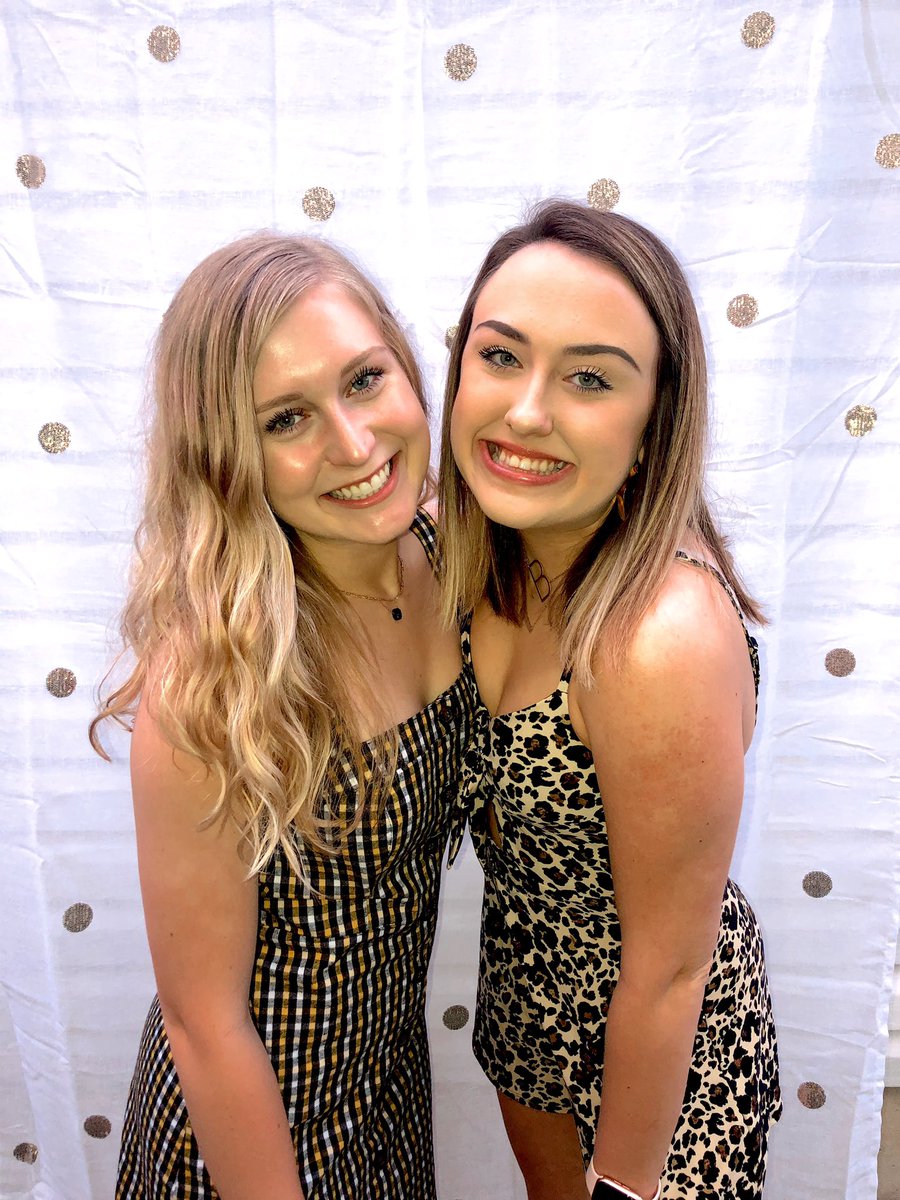 kate_manning's tweet photo. happy birthday pretty girl💞💫hope you have the best day ever!!! can’t wait for mizzou next year🖤🐯🖤 enjoy these throwbacks:)))) https://t.co/c4zpSNBmwN