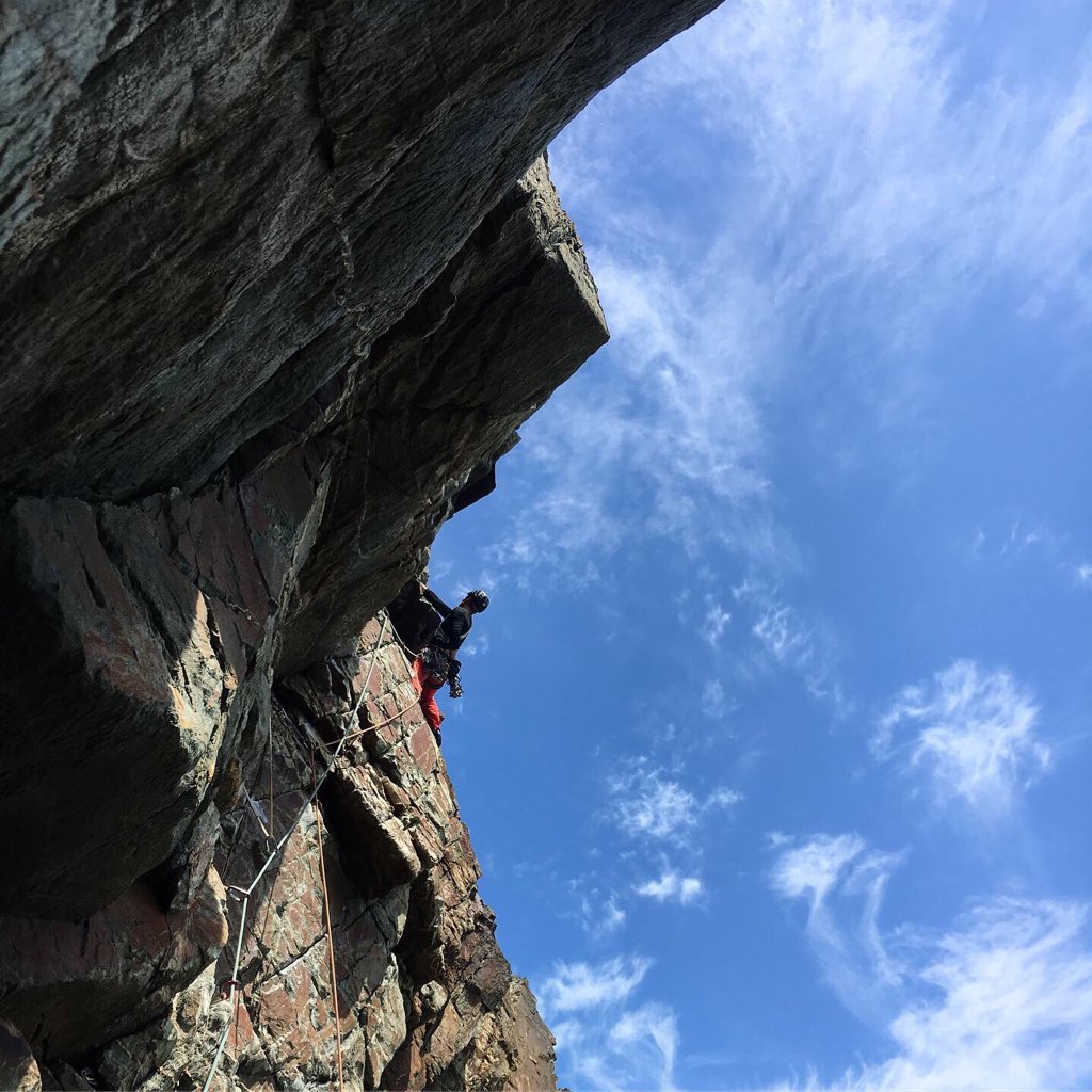 markwalkerguide's tweet image. Kinda nice on South Stack today... @Salewa @Brit_Mt_Guides #rockclimbing #gogarth
