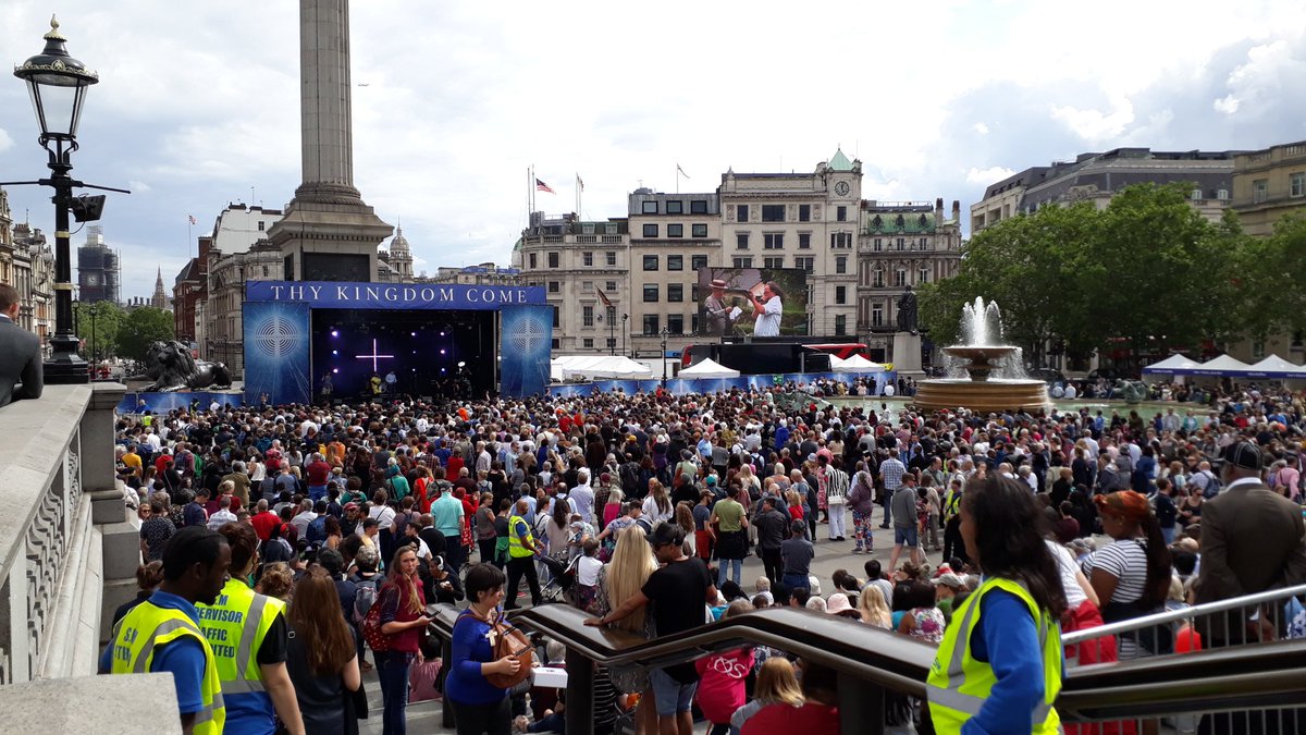 BishopRobW's tweet photo. Guess who showed up..... yep, the Holy Spirit. Thank you Lord. #TrafalgarPrayer #TKC19 @bishopSarahM @JustinWelby @thykingdom_come @dioceseoflondon @churchofengland https://t.co/8C1tJiKbaC