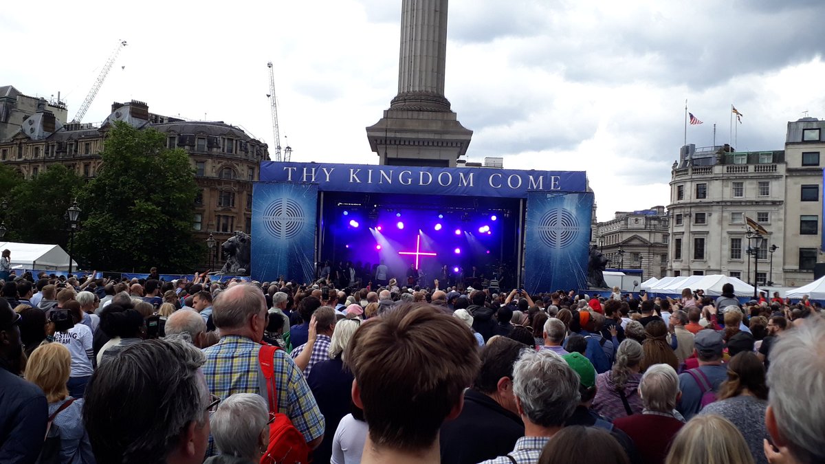 BishopRobW's tweet photo. Guess who showed up..... yep, the Holy Spirit. Thank you Lord. #TrafalgarPrayer #TKC19 @bishopSarahM @JustinWelby @thykingdom_come @dioceseoflondon @churchofengland https://t.co/8C1tJiKbaC