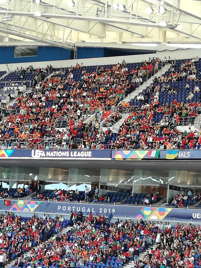 alexandravsc's tweet photo. O @VitoriaSC1922 no Dragão. #PORNET #uefanationsleague https://t.co/1iOlcbFjjt