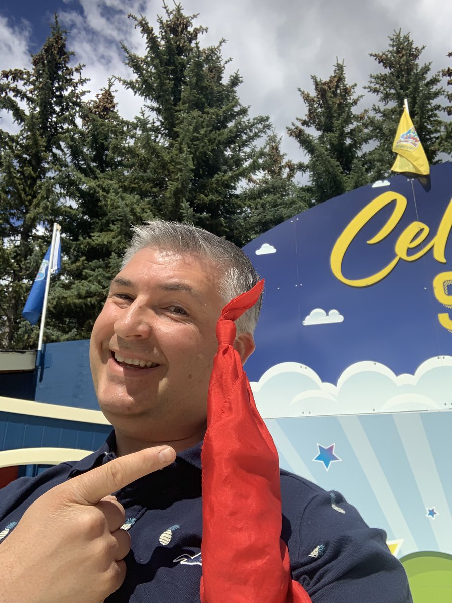 TonyTheTrick's tweet photo. Come out to Calaway Park today and meet my magical friend Hank! Magic Shows today at 2 &amp; 4! https://t.co/9h9Q4y5g2P