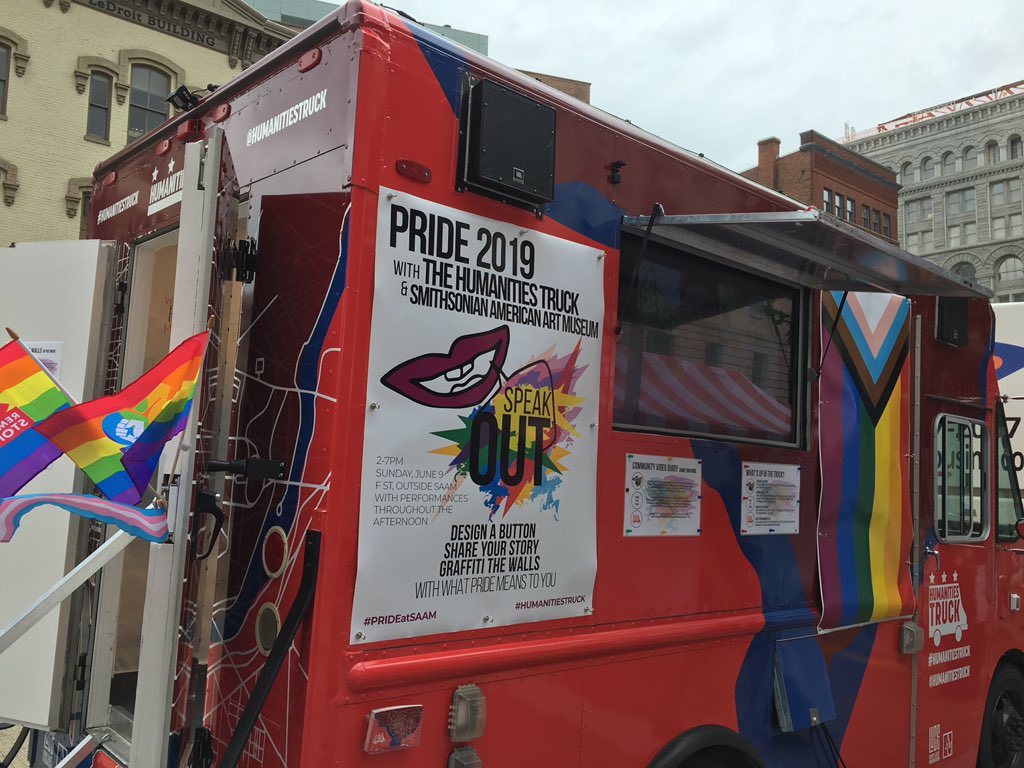 humanitiestruck's tweet photo. We’re at #PRIDEatSAAM 2-7PM– performances starting soon! #HumanitiesTruck https://t.co/WRMwwOBsjv