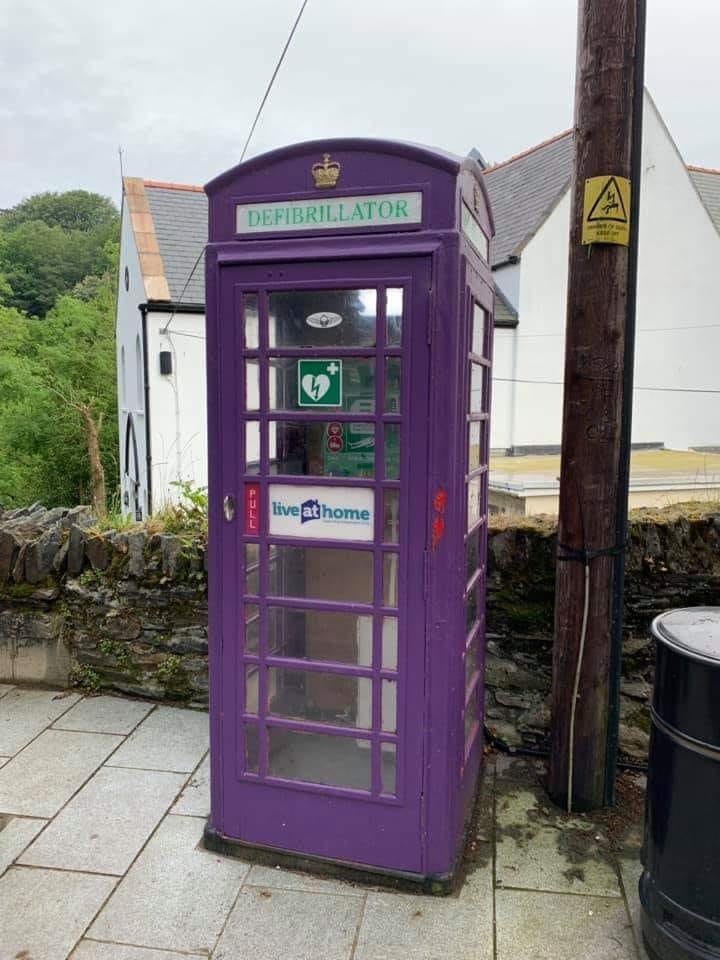 Would everyone be happy to have this in their home town? 

#firstaid #cpr #everyone #aed

Please email me if we can help with your first aid requirements!

chris@regimentfirstaidtraining.co.uk