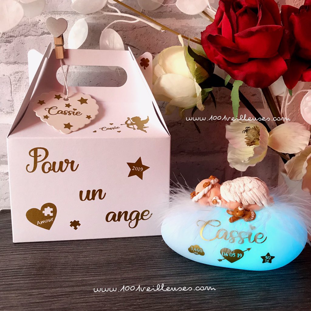 de_naissance's tweet photo. Bonsoir Twitter ! Cadeau unique  https://t.co/DO0jRyjPUv shower
https://t.co/cRZ6Y6GKMr
⭐️ 
#Maman #cadeau #decoration #enfants #veilleuse #famille #Poitiers #66minutes #septahuit #lampe #bébé #Nouveauté #accouchement #lesmamans #grossesse #lnstagram #Montpellier #paris #Grenoble https://t.co/vBgMYgeGbU