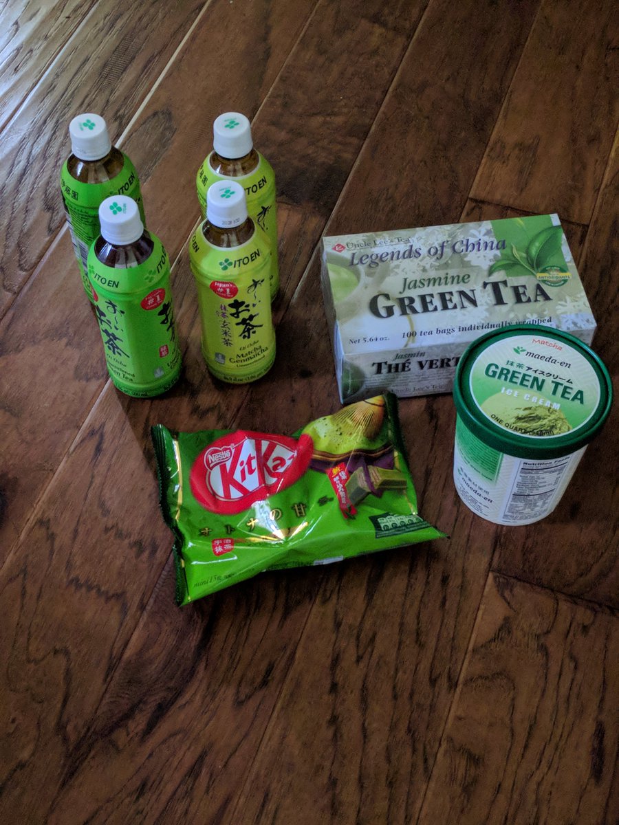 PaigeEtheridge1's tweet photo. Green Tea Haul. Am I obsessed or what? @itoen1966_jp @KITKAT @MaedaEN
#greentea #greenteaicecream #kitkat #icecream #matcha #jasminegreentea #itoen #greenteakitkat #uncleleestea #greenfood #haul #maedaen #foodpics #food https://t.co/adcrvEK4Rk