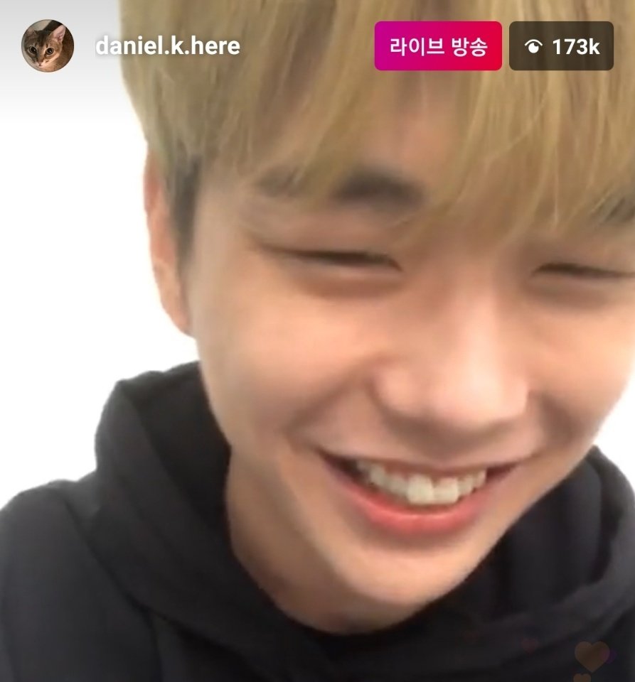 uhavetoA's tweet photo. 발캡쳐 미아내 고마워
#강다니엘 #KangDaniel #姜丹尼尔
#カンダニエル #คังแดเนียล
#welcomeBackDaniel https://t.co/FjRJkzsc5Q