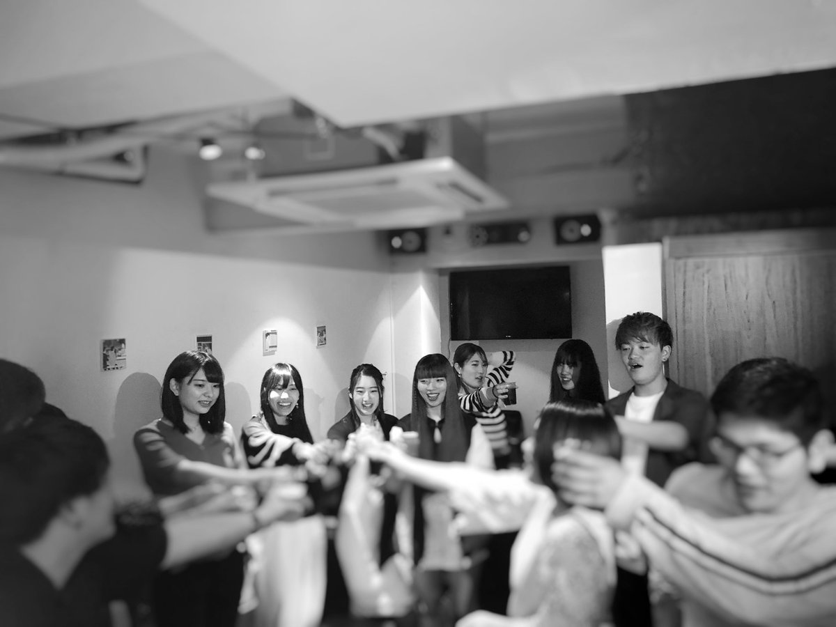 smagic_koho's tweet photo. 前回のからあげ10kgの会。
みごと食べきりました👏👏🔥
定期飲み会ごとに色々企画するので楽しそうだなと思ったらぜひご参加を！！ https://t.co/NK8Cej6hrA