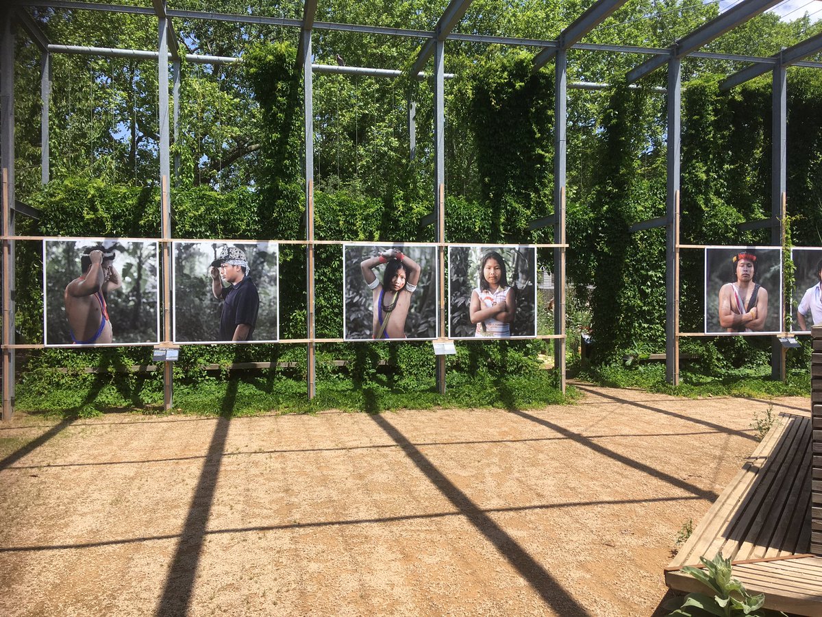AMaumont's tweet photo. Aux jardins du @museumtoulouse 42 double-portraits pour s’interroger sur ce qui fait l’identité de chacun. Un voyage chez les amérindiens de Guyane dans le cade de l’opération #OkaAmazonie avec Miquel Dewever-Plana #RdvJardins https://t.co/yRtOzeInNv